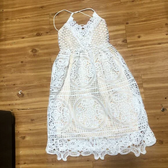 White Crochet Lace Floral Strap Dress ( S ) - Picture 8 of 11